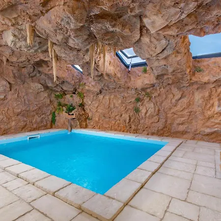 Kuca Dorine * Fužine